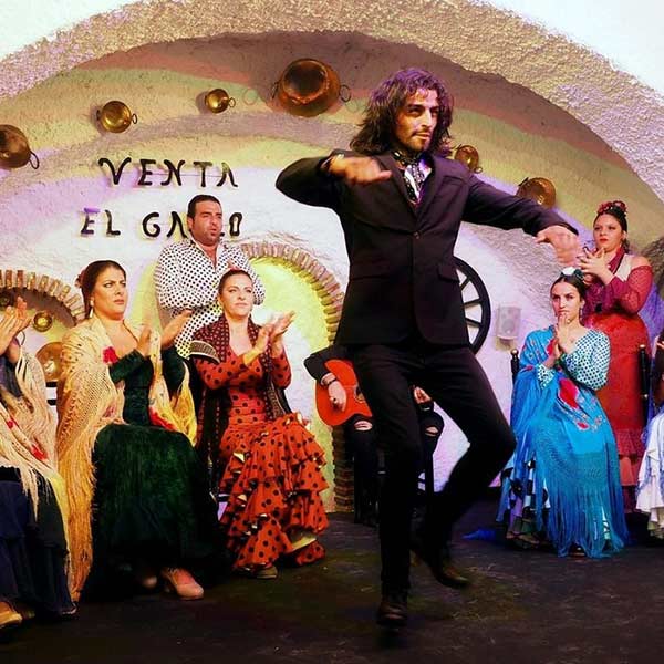 Flamenco show in a natural cave with a drink